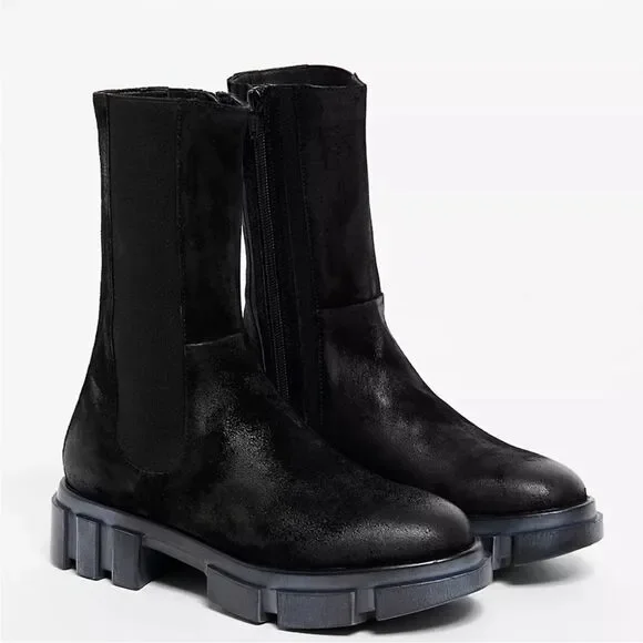 Free People Tristan Chelsea Lug Sole Boots Black Suede Chunky Heel Sz 9 Moto Emo - Picture 3 of 15